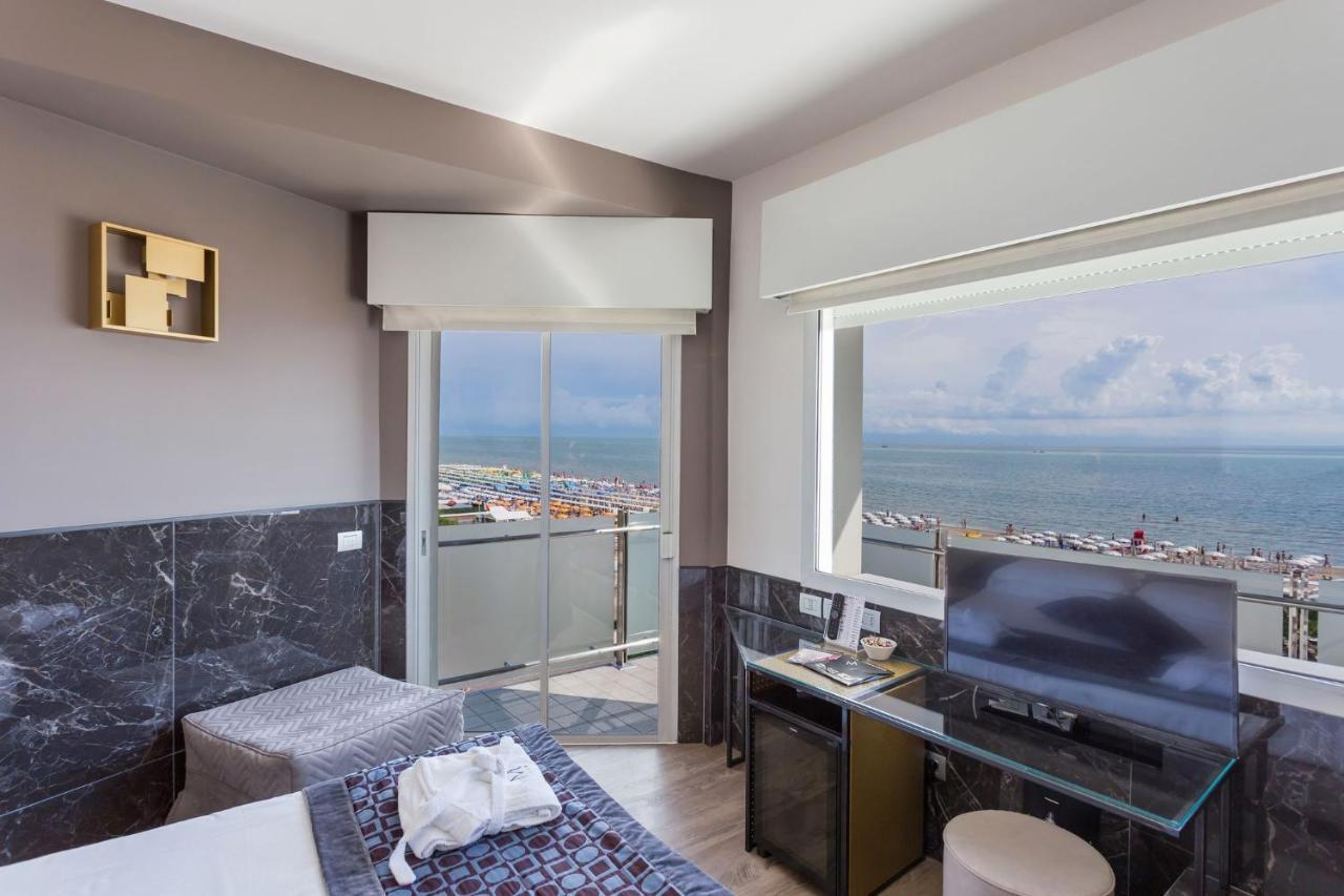 Hotel Michelangelo Riccione Esterno foto