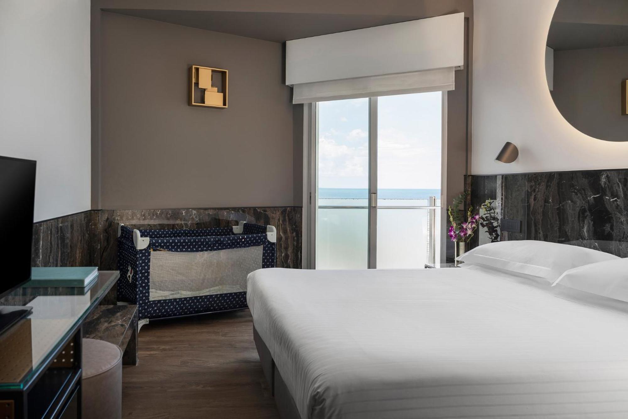 Hotel Michelangelo Riccione Esterno foto