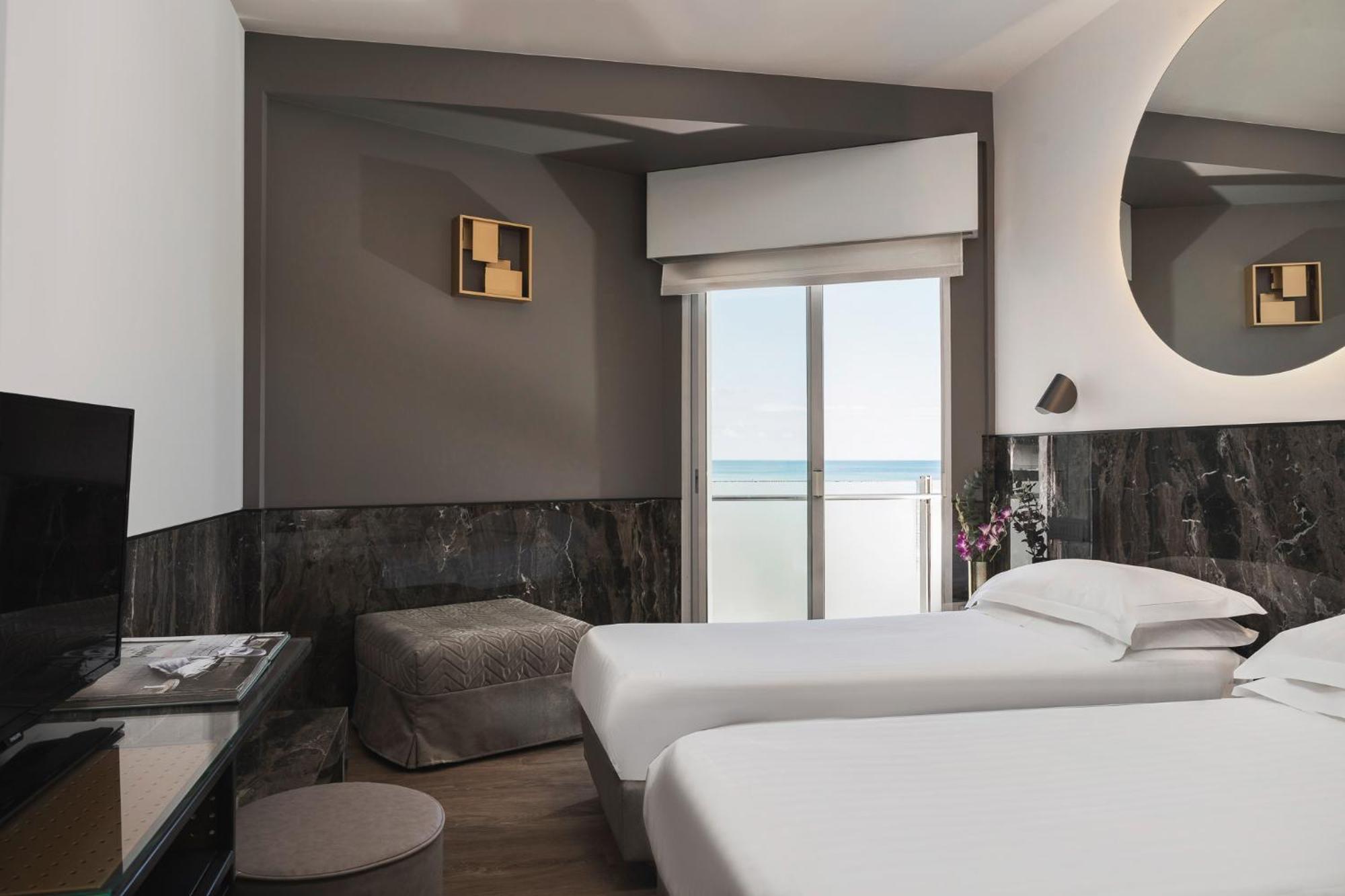 Hotel Michelangelo Riccione Esterno foto