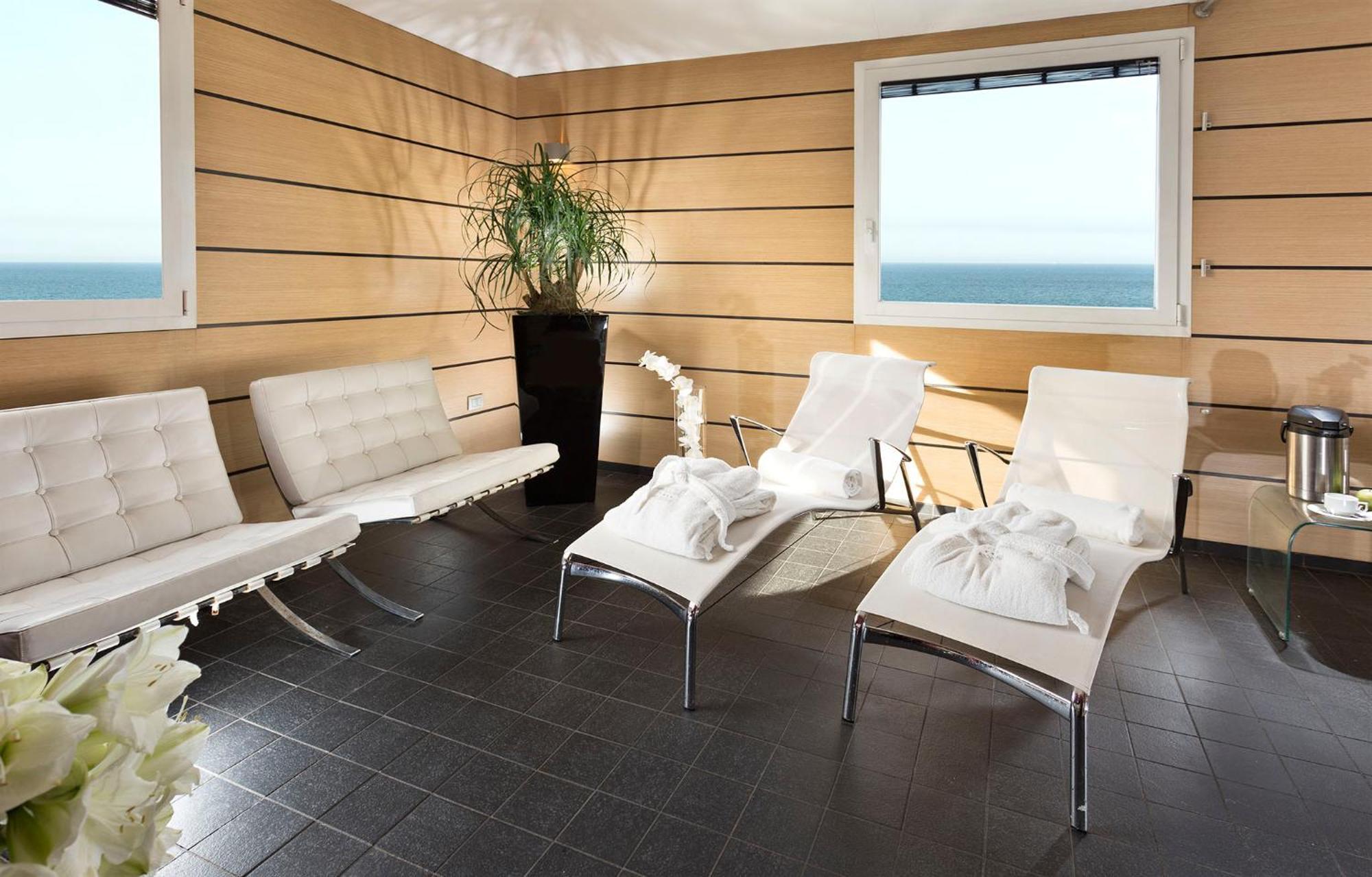 Hotel Michelangelo Riccione Esterno foto