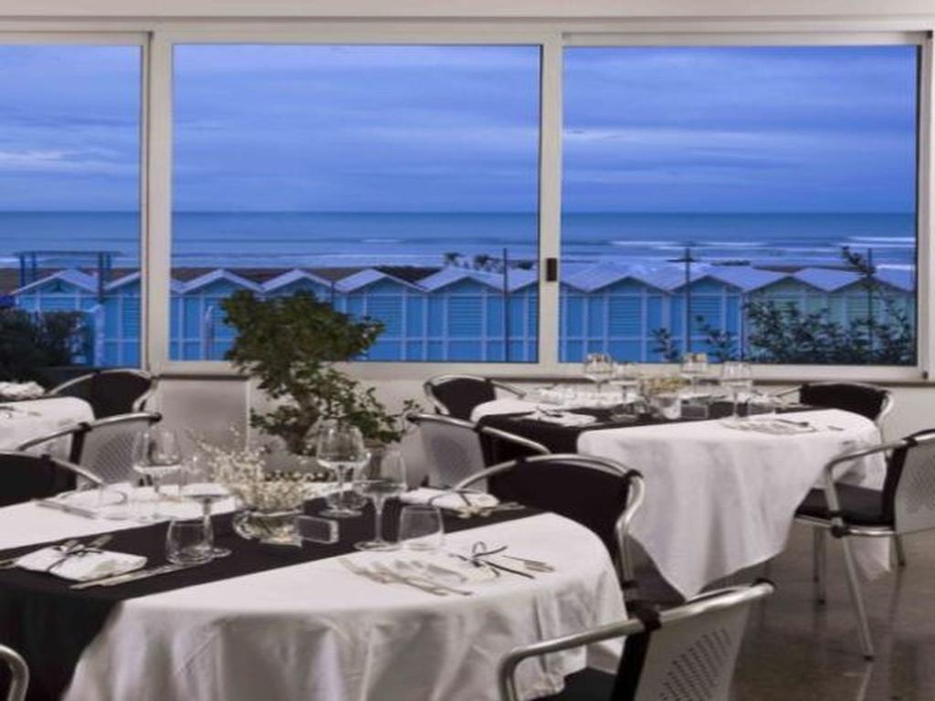 Hotel Michelangelo Riccione Esterno foto